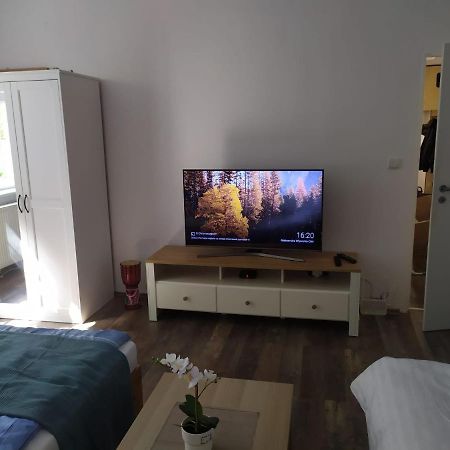Pisqor Apartment - Self Check-In Братислава Екстериор снимка