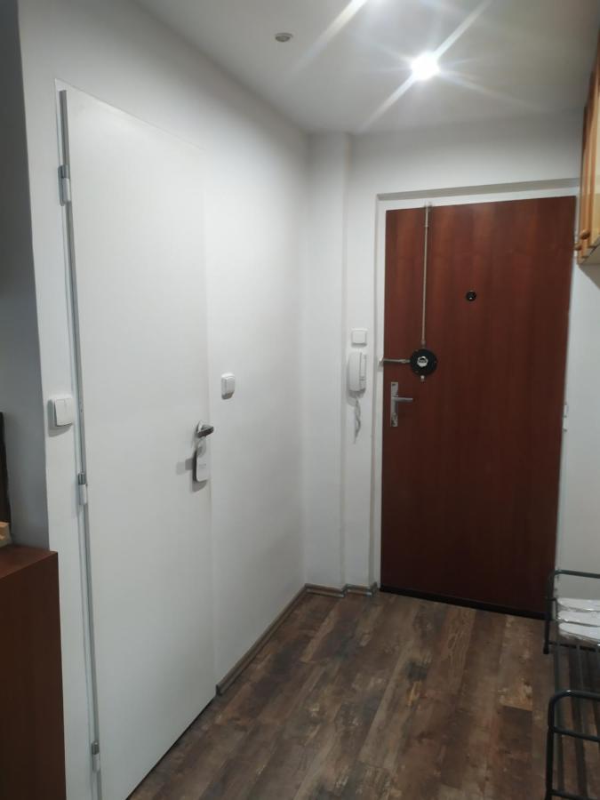 Pisqor Apartment - Self Check-In Братислава Екстериор снимка