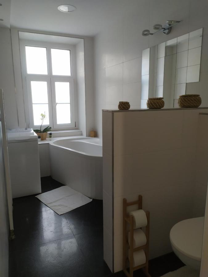 Pisqor Apartment - Self Check-In Братислава Екстериор снимка