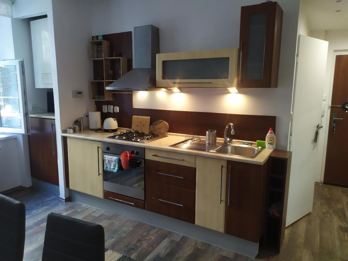Pisqor Apartment - Self Check-In Братислава Екстериор снимка